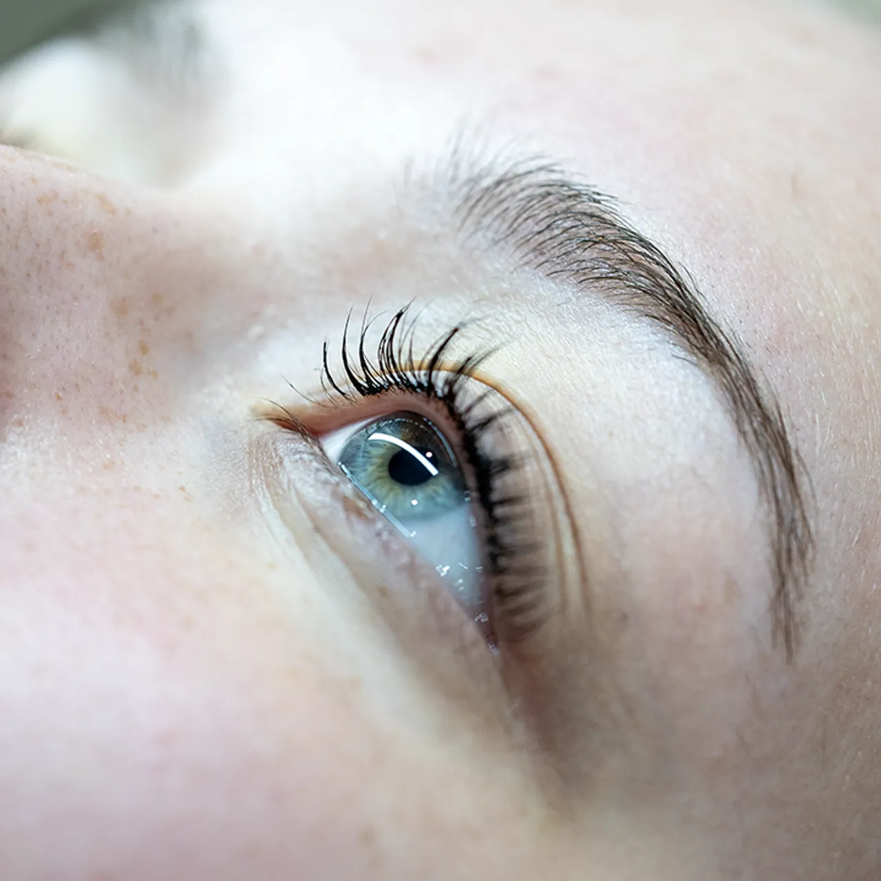 Ditch the Mascara: Unlock Stunning Lashes with a Lash Lift & Tint!